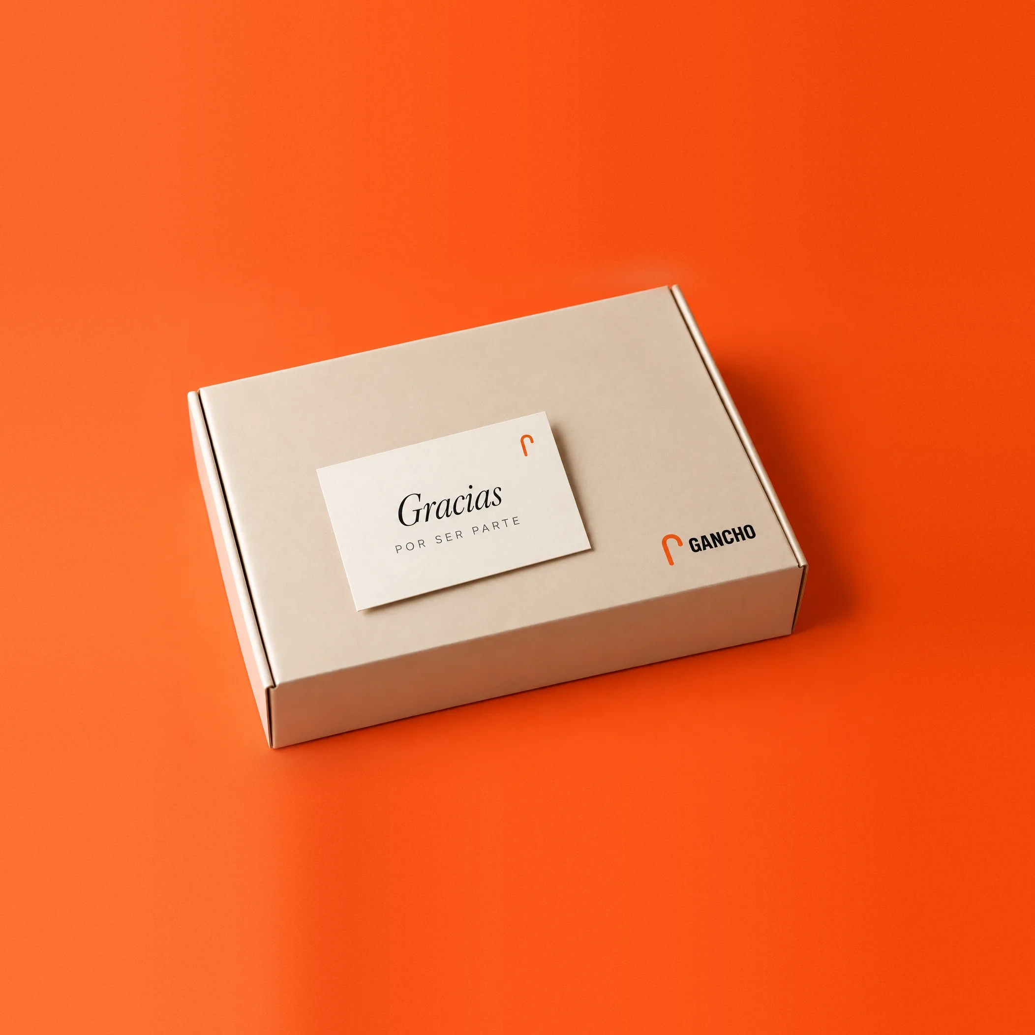 Caja Gancho con tarjeta personalizada